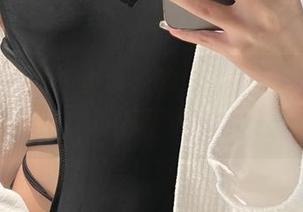 微密圈 - 鱼神鱼带来的白丝图包，充满了未知的味道，不得不承认，我在沉醉。