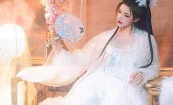 鹿八岁baby：另一个崩坏中的卡芙卡，网盘合集快来捞