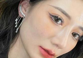 微密圈 - 随便一张原图都能搭上“节日”的名号，黎允熙你是如何做到的？