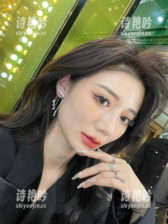 黎允熙 微密圈 - 随便一张原图都能搭上“节日”的名号,黎允熙你是如何做到的?